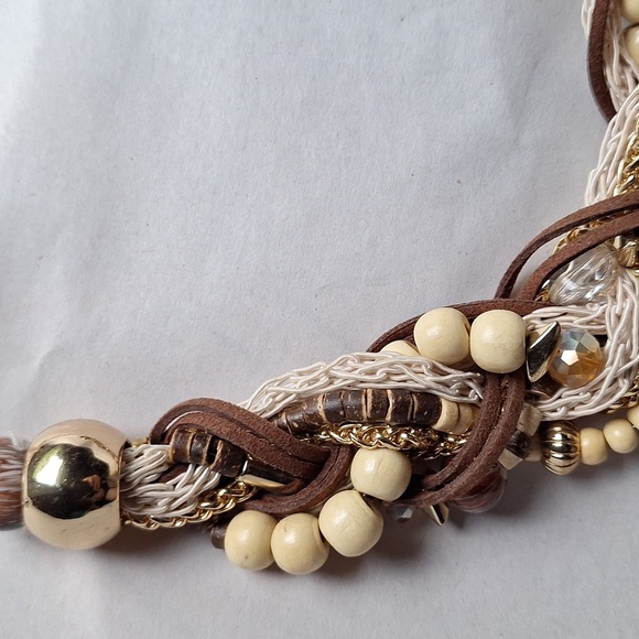 Laura Ashley Vintage Neutrals Chunky Bib Style Necklace Naturals Beaded Goldish - Picture 5 of 8